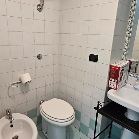 Apartment Chiatamone 26 Naples