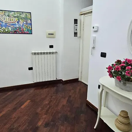 Apartment Chiatamone 26 *